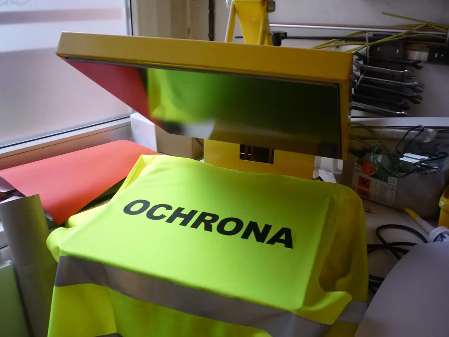 Kamizelka ostrzegawcza z nadrukiem „Ochrona”